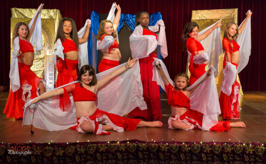 danseuse orientale avec voile 